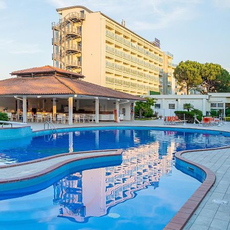 Hotel Adria Milano Marittima Bagian luar foto