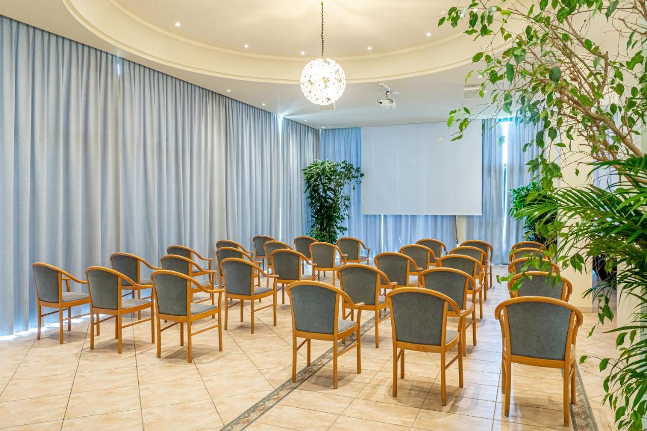 Hotel Adria Milano Marittima Bagian luar foto