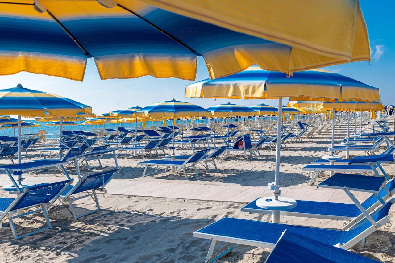 Hotel Adria Milano Marittima Bagian luar foto