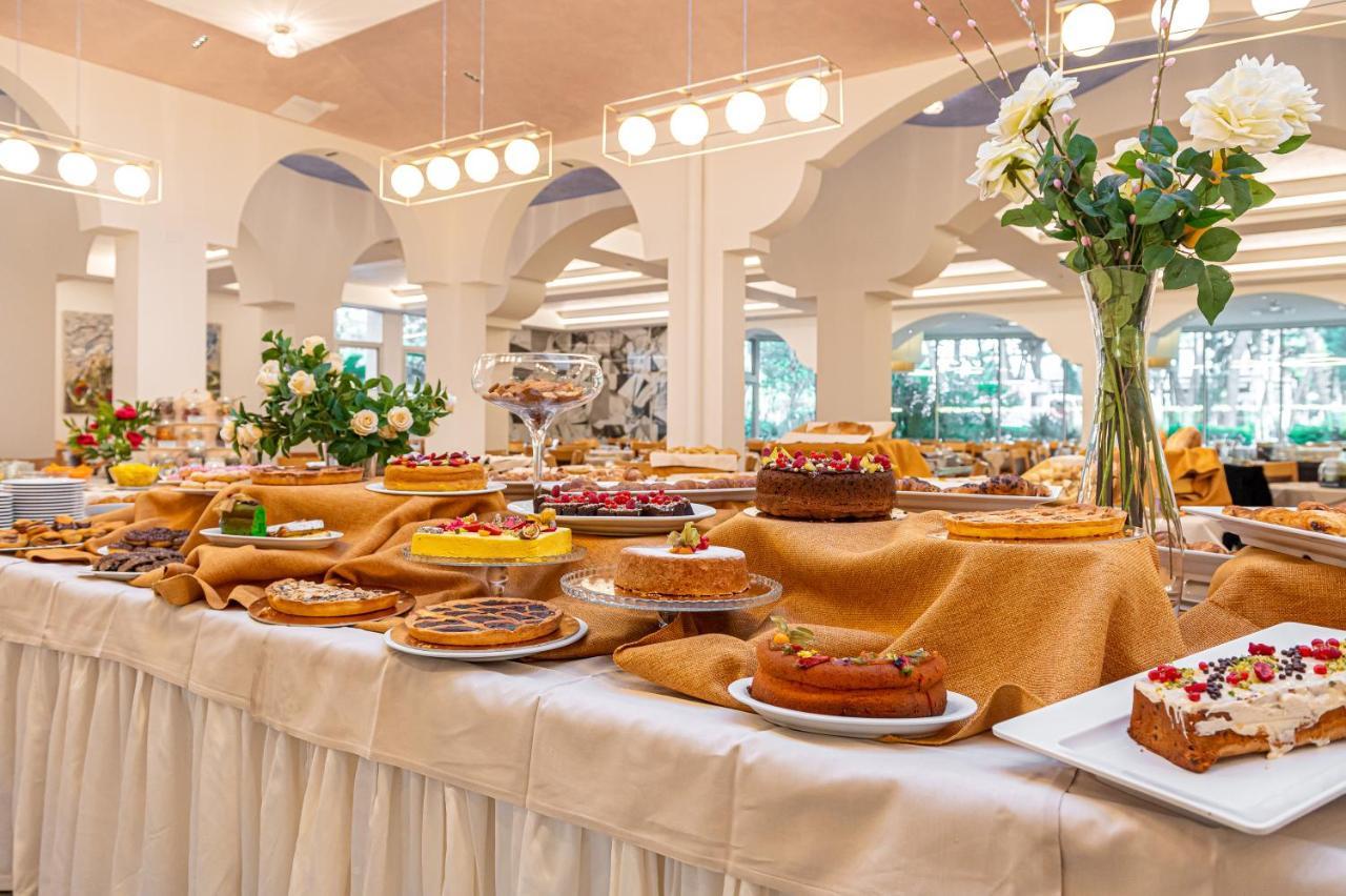 Hotel Adria Milano Marittima Bagian luar foto