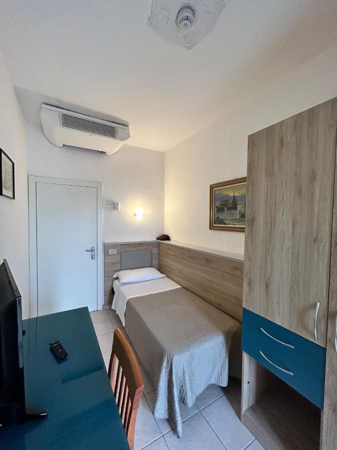 Hotel Adria Milano Marittima Bagian luar foto