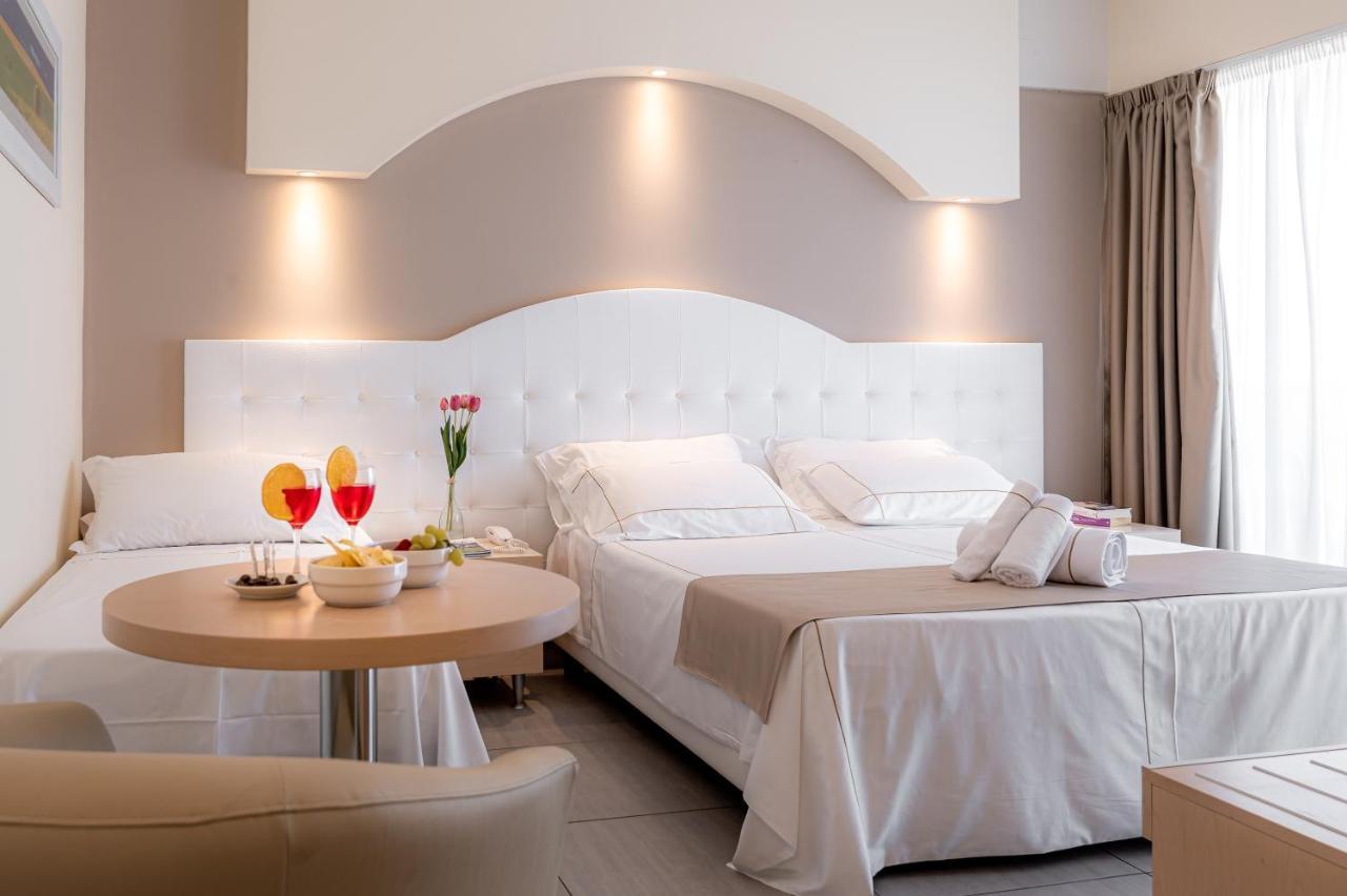 Hotel Adria Milano Marittima Bagian luar foto
