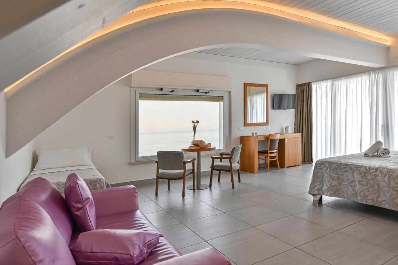 Hotel Adria Milano Marittima Bagian luar foto