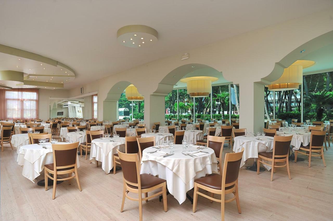 Hotel Adria Milano Marittima Bagian luar foto
